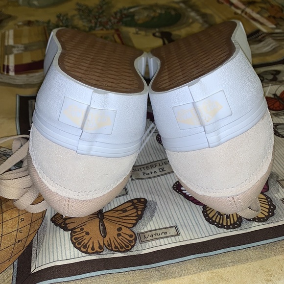 VANS CUSTOM-MADE SHOES. WOMEN'S 5. Men's 3.5. BRAND NEW. HIGHT FLATFORM NWT. - Picture 7 of 11